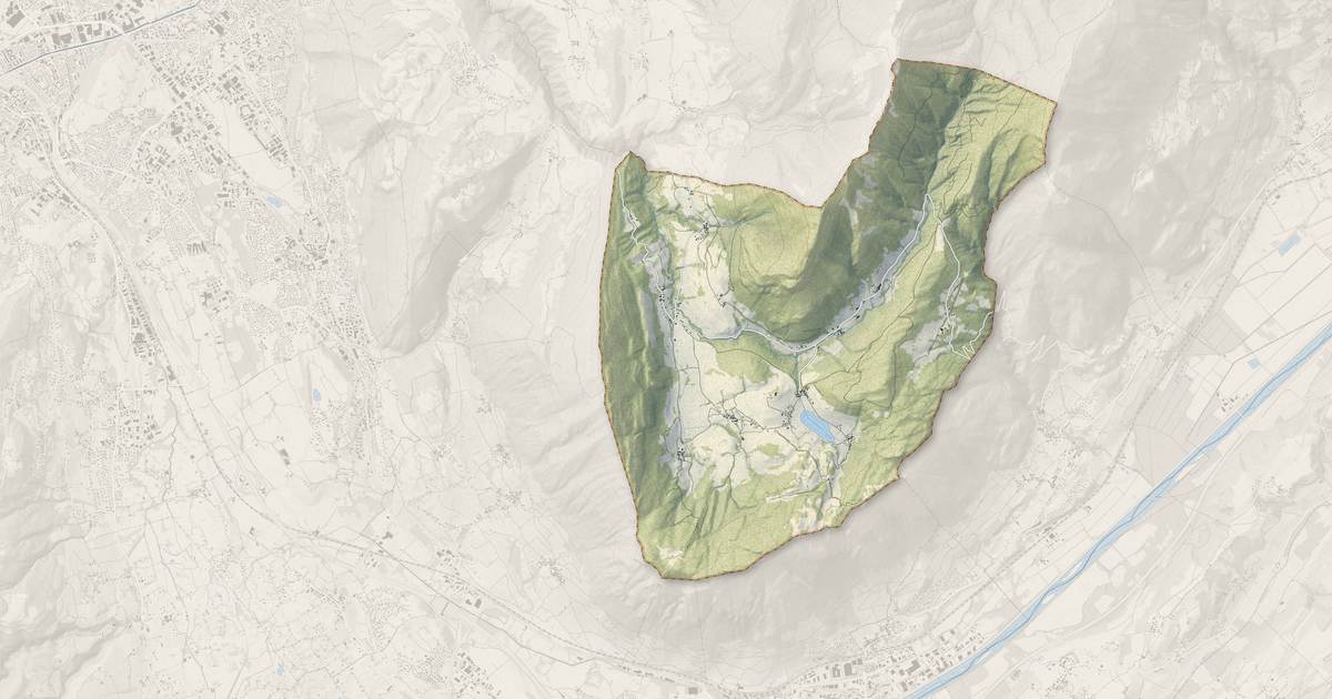 Portrait cartographique de La Thuile : relief, eau, forêts, bâti et voies, calculés à partir des données de l'IGN