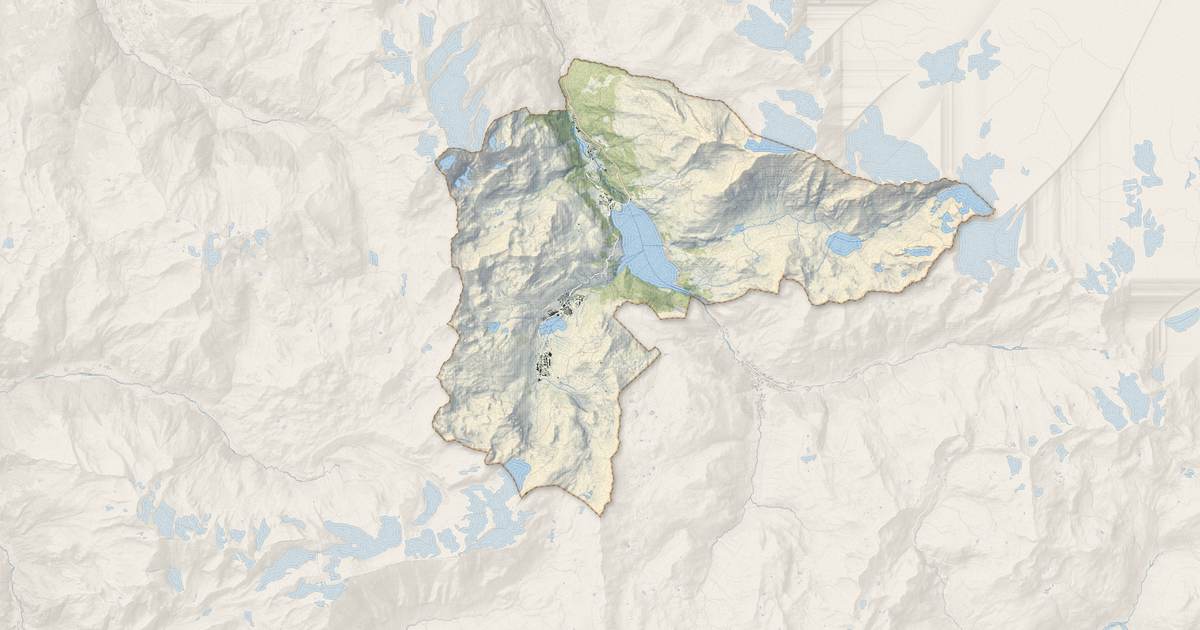 Portrait cartographique de Tignes : relief, eau, forêts, bâti et voies, calculés à partir des données de l'IGN