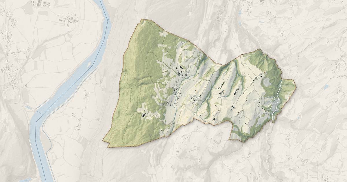 Portrait cartographique de Traize : relief, eau, forêts, bâti et voies, calculés à partir des données de l'IGN