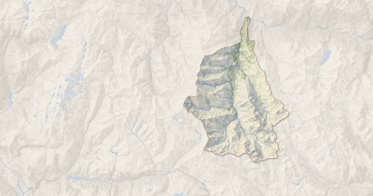 Portrait cartographique de Valloire : relief, eau, forêts, bâti et voies, calculés à partir des données de l'IGN