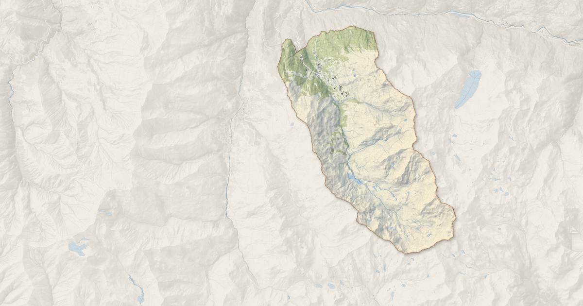 Portrait cartographique de Valmeinier : relief, eau, forêts, bâti et voies, calculés à partir des données de l'IGN