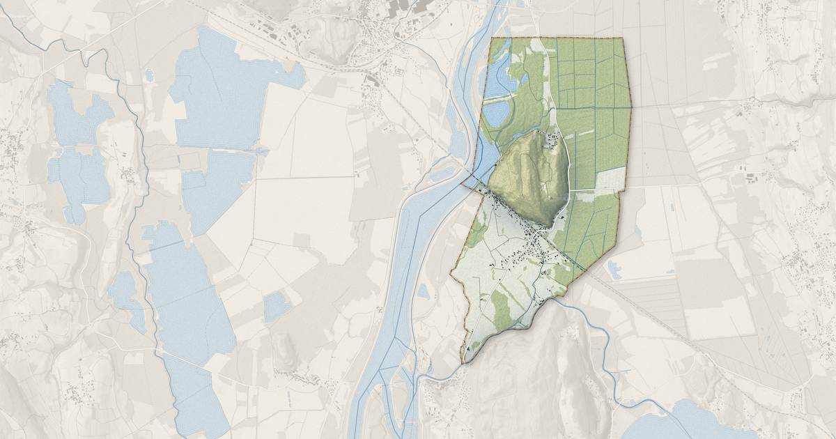 Portrait cartographique de Vions : relief, eau, forêts, bâti et voies, calculés à partir des données de l'IGN