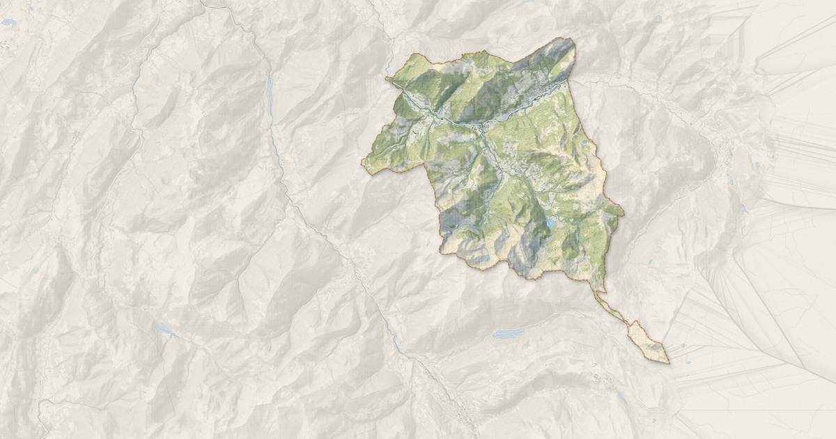 Portrait cartographique de Abondance : relief, eau, forêts, bâti et voies, calculés à partir des données de l'IGN