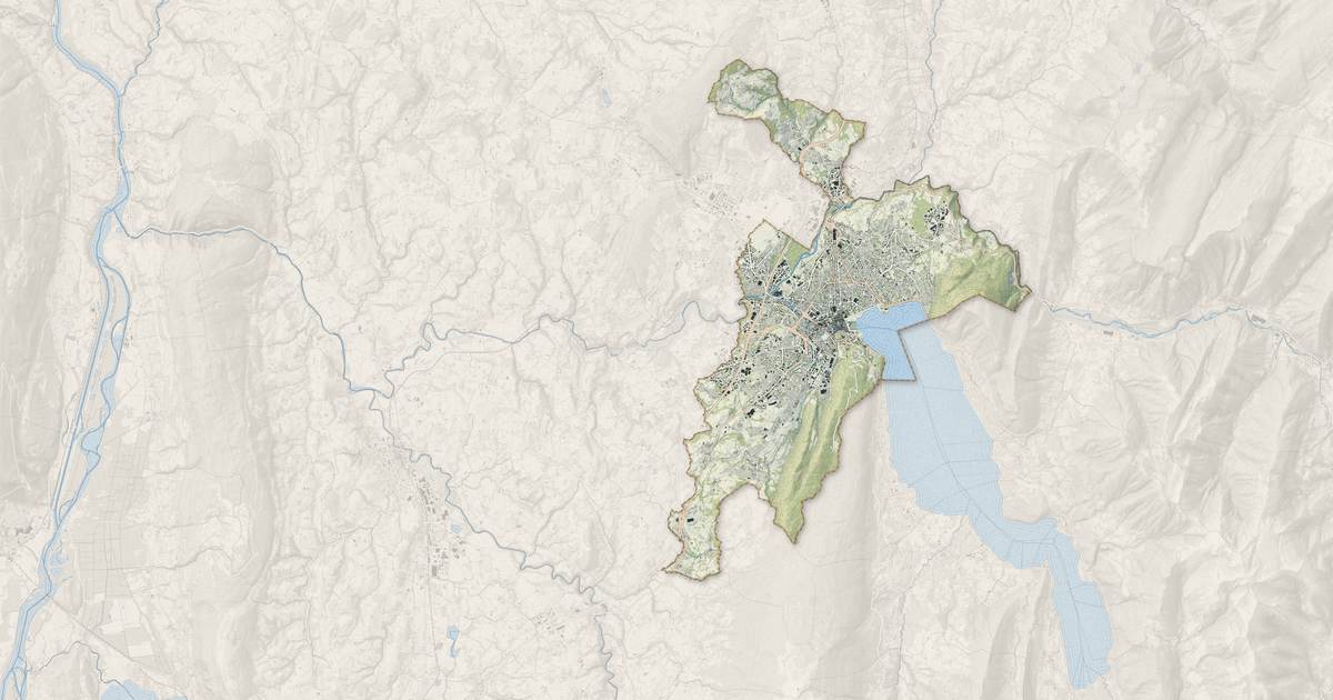 Portrait cartographique de Annecy : relief, eau, forêts, bâti et voies, calculés à partir des données de l'IGN