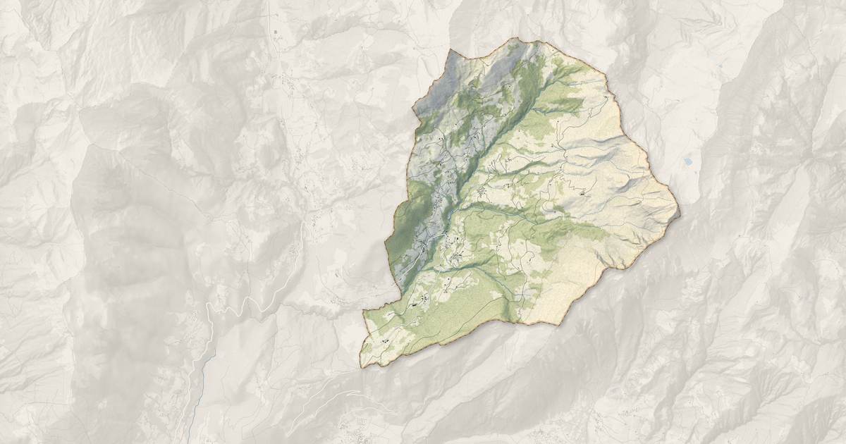Portrait cartographique de Le Bouchet-Mont-Charvin : relief, eau, forêts, bâti et voies, calculés à partir des données de l'IGN