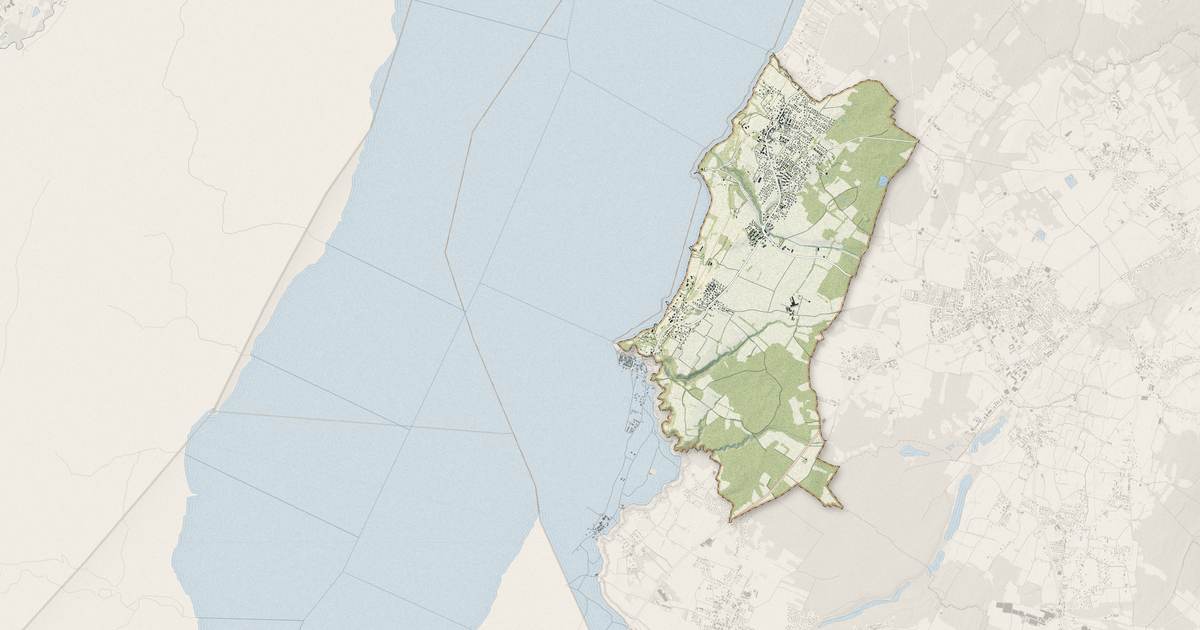 Portrait cartographique de Chens-sur-Léman : relief, eau, forêts, bâti et voies, calculés à partir des données de l'IGN