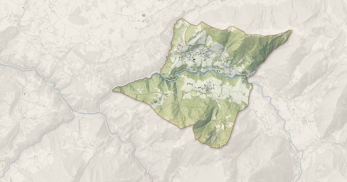 Portrait cartographique de Chevenoz : relief, eau, forêts, bâti et voies, calculés à partir des données de l'IGN