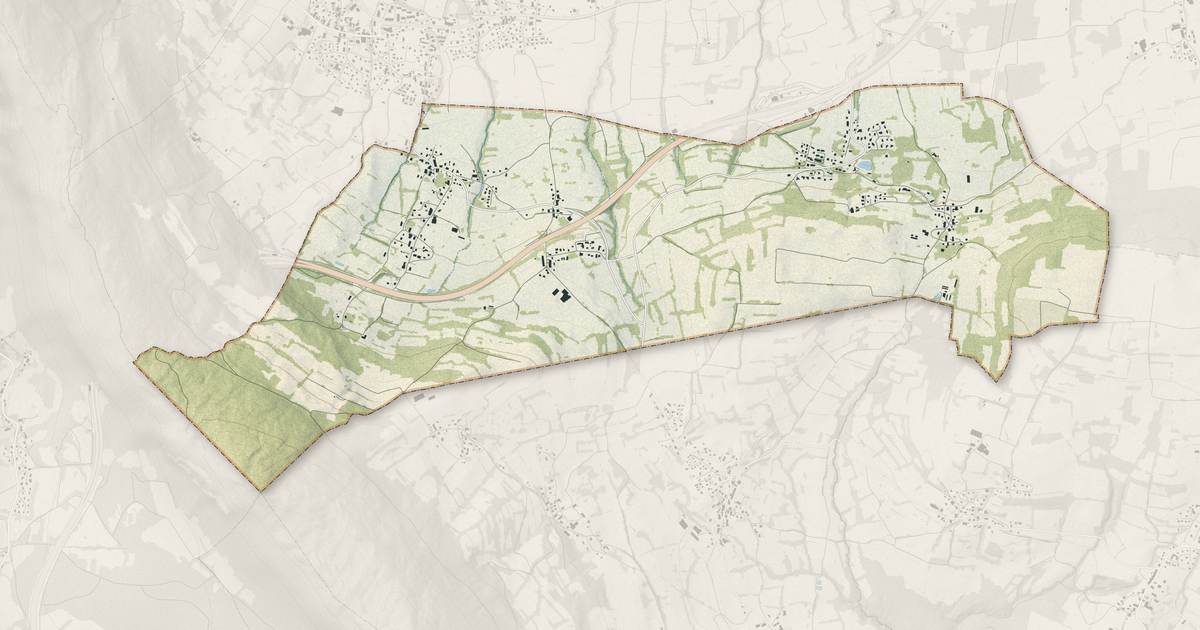 Portrait cartographique de Dingy-en-Vuache : relief, eau, forêts, bâti et voies, calculés à partir des données de l'IGN