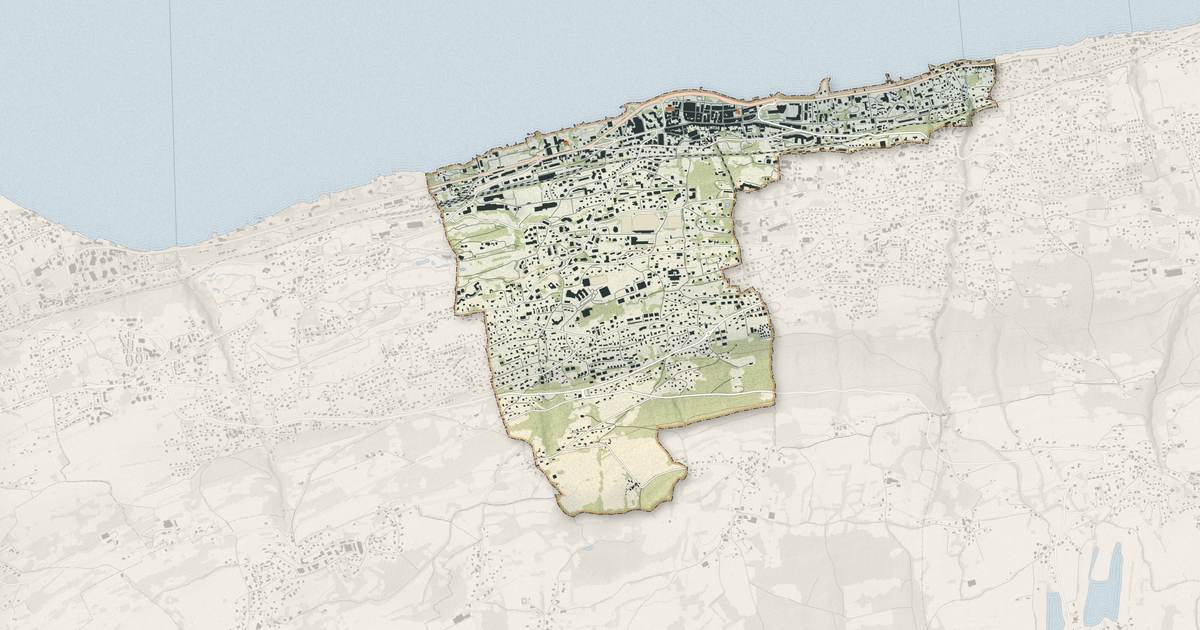 Portrait cartographique de Évian-les-Bains : relief, eau, forêts, bâti et voies, calculés à partir des données de l'IGN