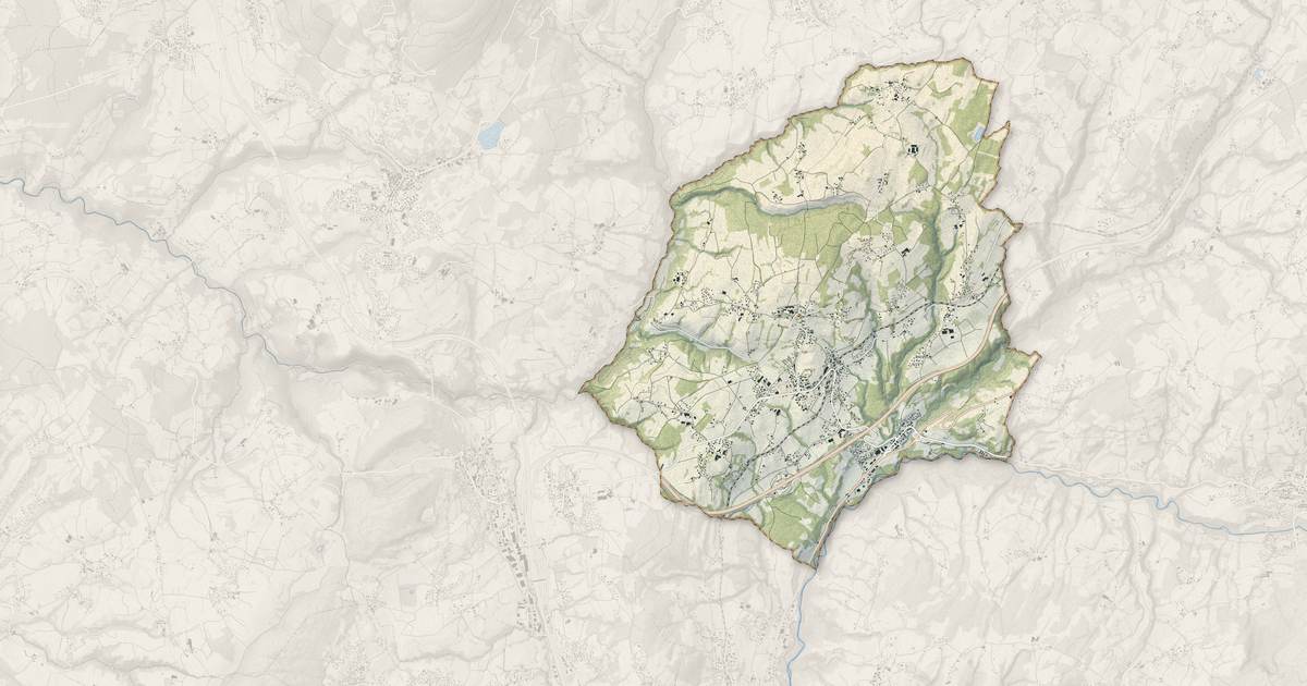 Portrait cartographique de Groisy : relief, eau, forêts, bâti et voies, calculés à partir des données de l'IGN