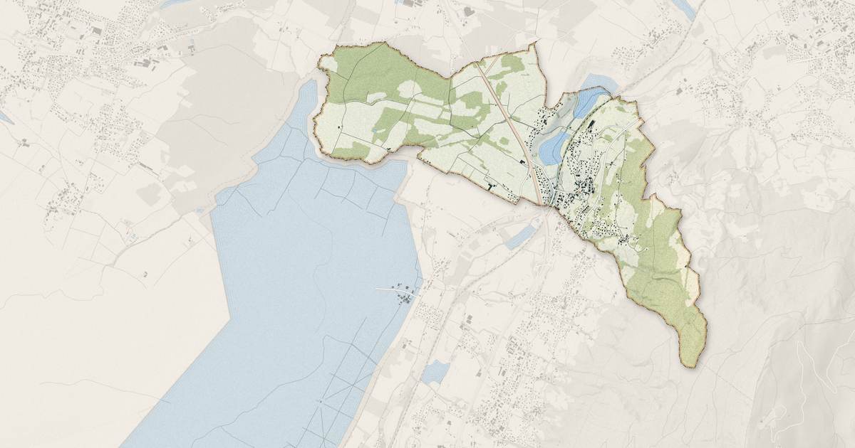 Portrait cartographique de Machilly : relief, eau, forêts, bâti et voies, calculés à partir des données de l'IGN