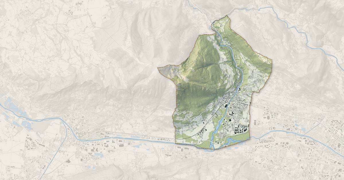 Portrait cartographique de Marignier : relief, eau, forêts, bâti et voies, calculés à partir des données de l'IGN