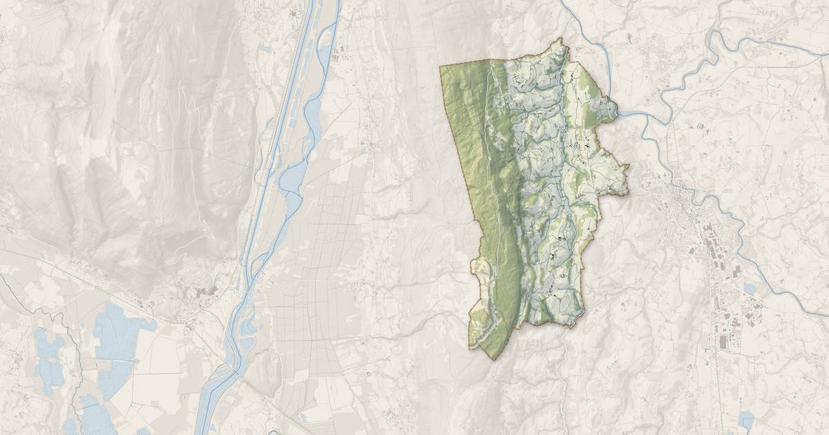 Portrait cartographique de Moye : relief, eau, forêts, bâti et voies, calculés à partir des données de l'IGN