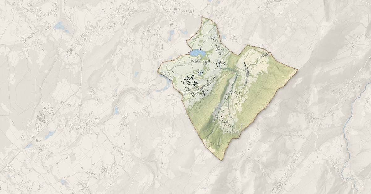 Portrait cartographique de Orcier : relief, eau, forêts, bâti et voies, calculés à partir des données de l'IGN