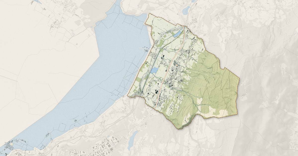 Portrait cartographique de Saint-Cergues : relief, eau, forêts, bâti et voies, calculés à partir des données de l'IGN