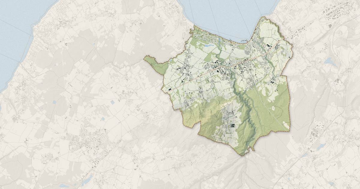 Portrait cartographique de Sciez : relief, eau, forêts, bâti et voies, calculés à partir des données de l'IGN