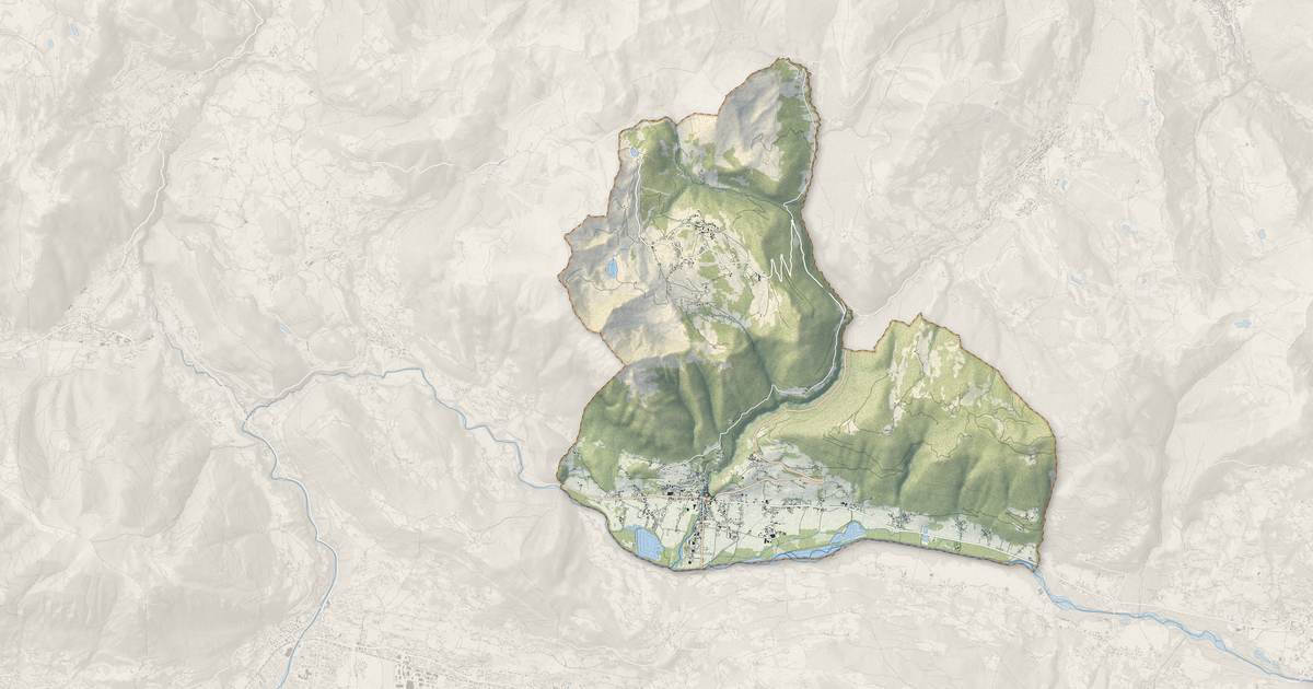 Portrait cartographique de Taninges : relief, eau, forêts, bâti et voies, calculés à partir des données de l'IGN