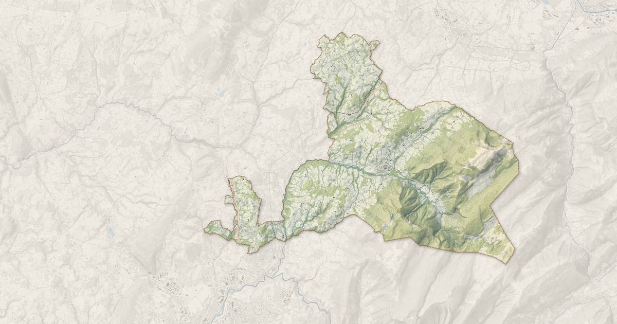 Portrait cartographique de Fillière : relief, eau, forêts, bâti et voies, calculés à partir des données de l'IGN