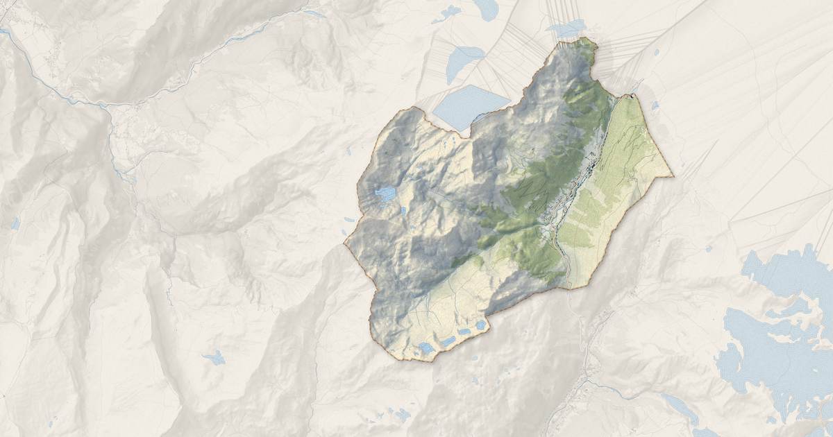 Portrait cartographique de Vallorcine : relief, eau, forêts, bâti et voies, calculés à partir des données de l'IGN