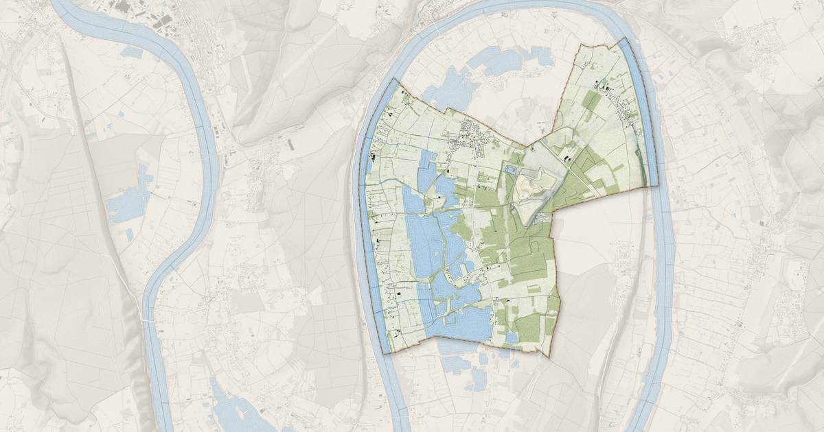 Portrait cartographique de Anneville-Ambourville : relief, eau, forêts, bâti et voies, calculés à partir des données de l'IGN