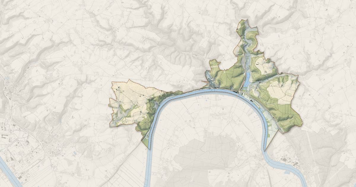 Portrait cartographique de Rives-en-Seine : relief, eau, forêts, bâti et voies, calculés à partir des données de l'IGN