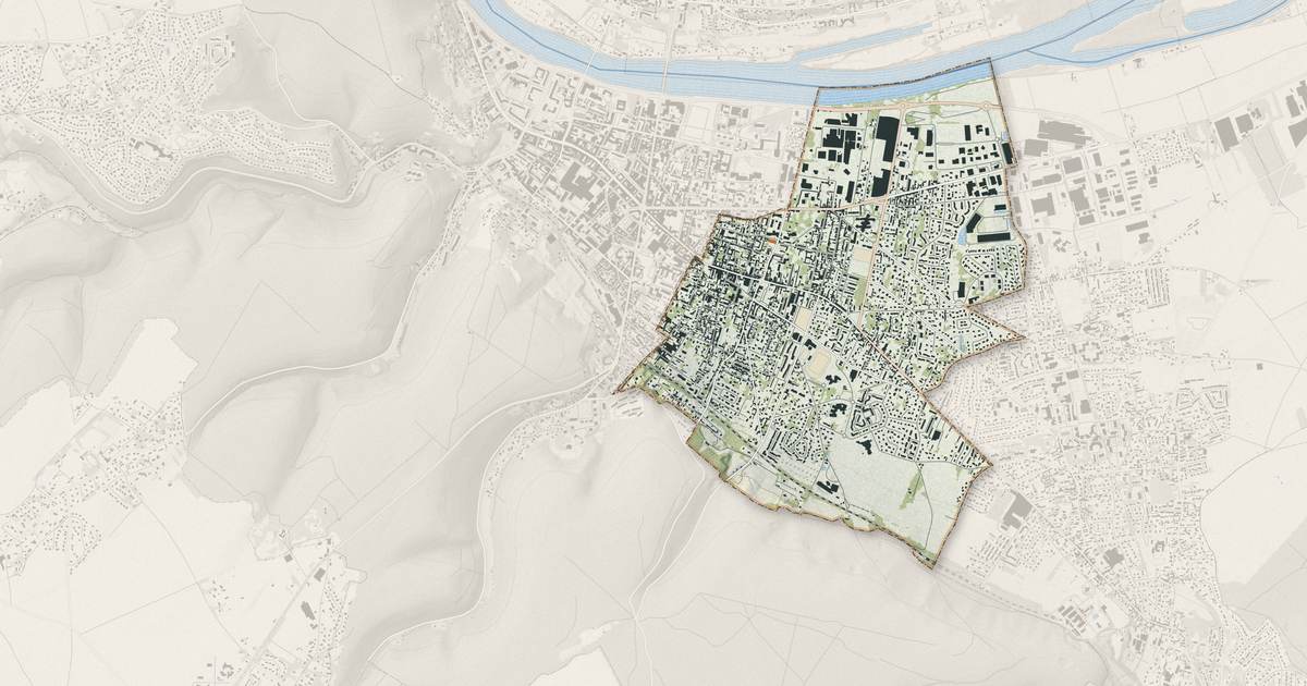 Portrait cartographique de Caudebec-lès-Elbeuf : relief, eau, forêts, bâti et voies, calculés à partir des données de l'IGN