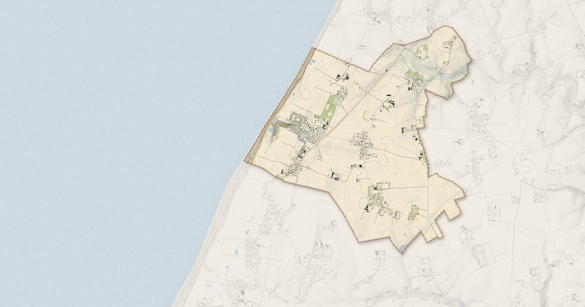 Portrait cartographique de Cauville-sur-Mer : relief, eau, forêts, bâti et voies, calculés à partir des données de l'IGN