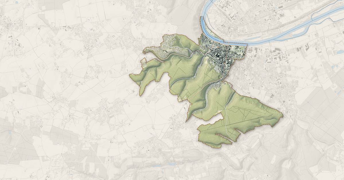 Portrait cartographique de Elbeuf : relief, eau, forêts, bâti et voies, calculés à partir des données de l'IGN