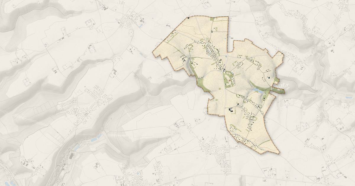 Portrait cartographique de Grand-Camp : relief, eau, forêts, bâti et voies, calculés à partir des données de l'IGN