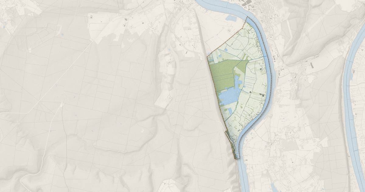 Portrait cartographique de Heurteauville : relief, eau, forêts, bâti et voies, calculés à partir des données de l'IGN