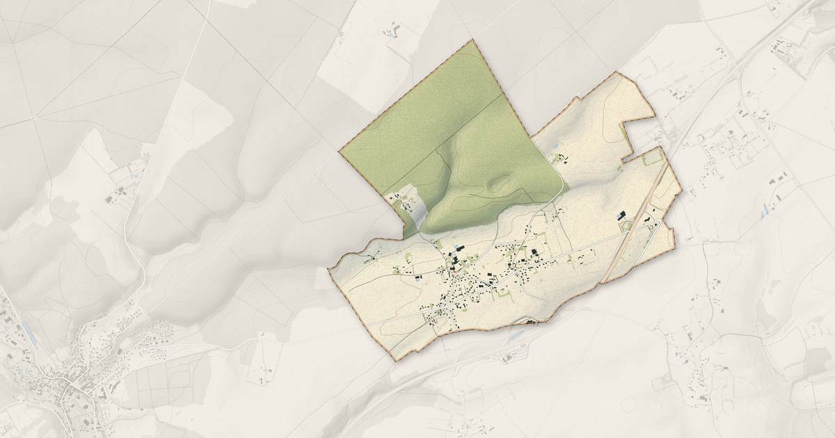 Portrait cartographique de Maucomble : relief, eau, forêts, bâti et voies, calculés à partir des données de l'IGN