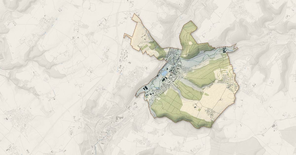 Portrait cartographique de Montville : relief, eau, forêts, bâti et voies, calculés à partir des données de l'IGN