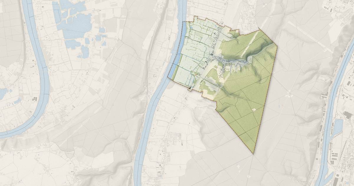 Portrait cartographique de Quevillon : relief, eau, forêts, bâti et voies, calculés à partir des données de l'IGN