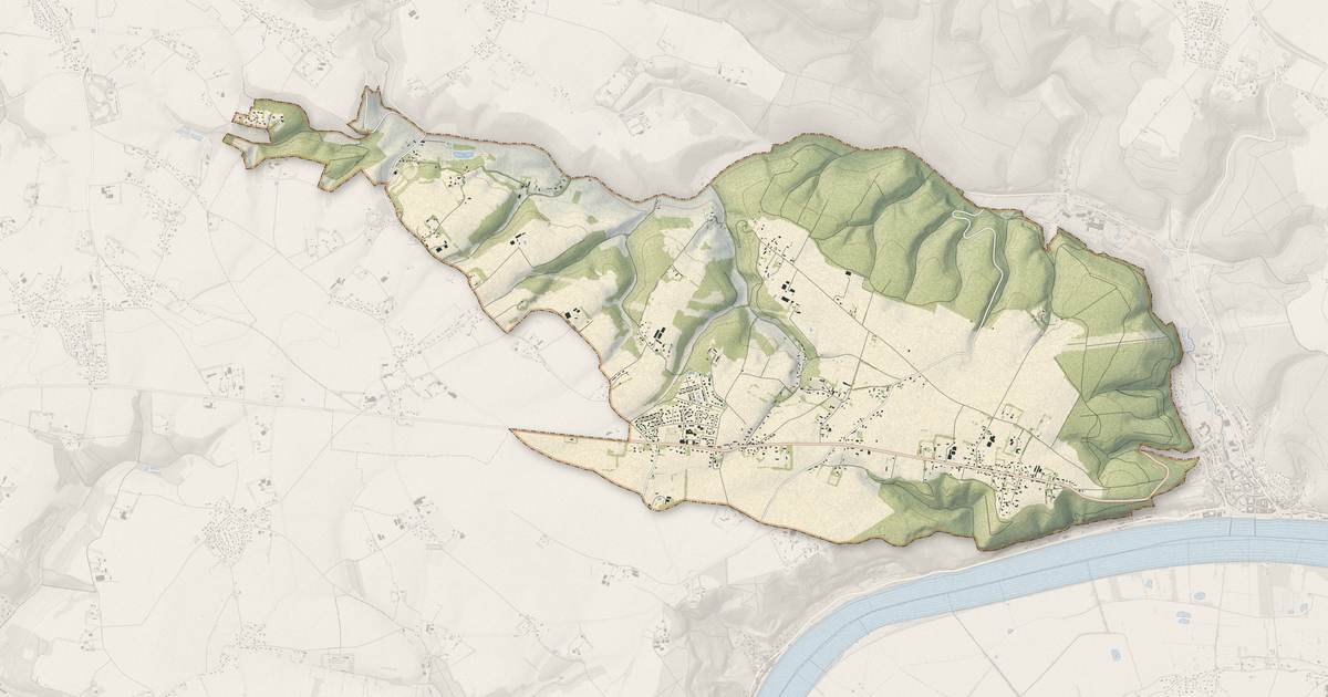 Portrait cartographique de Saint-Arnoult : relief, eau, forêts, bâti et voies, calculés à partir des données de l'IGN