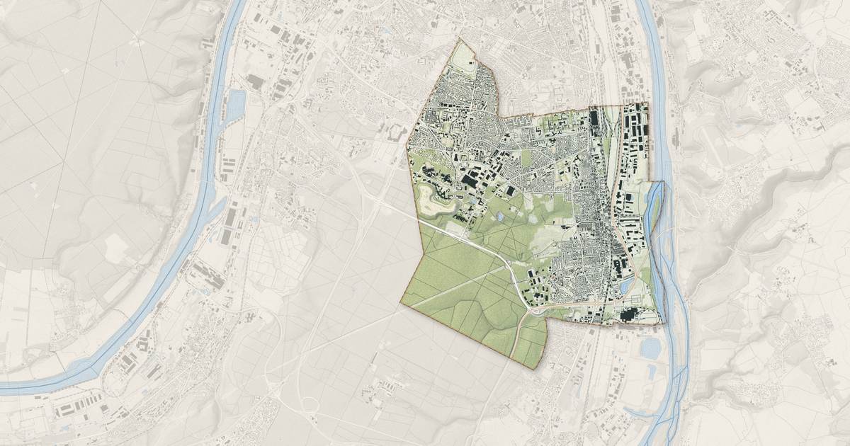 Portrait cartographique de Saint-Étienne-du-Rouvray : relief, eau, forêts, bâti et voies, calculés à partir des données de l'IGN