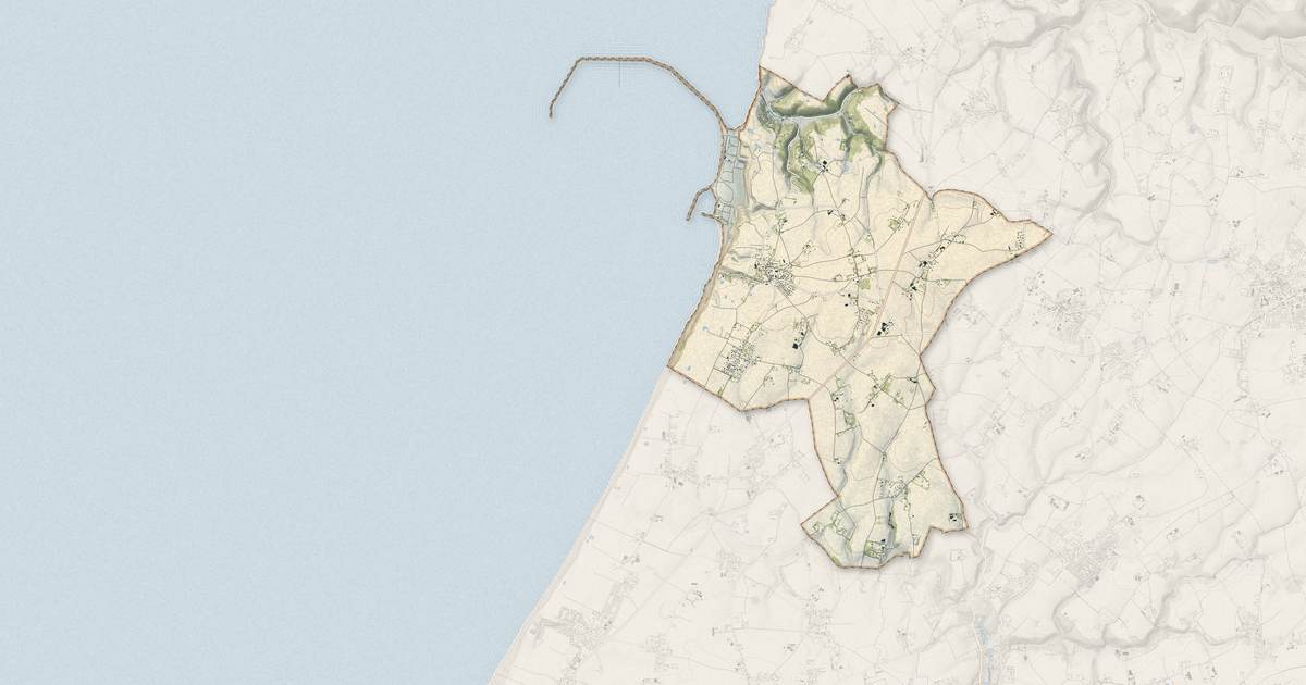 Portrait cartographique de Saint-Jouin-Bruneval : relief, eau, forêts, bâti et voies, calculés à partir des données de l'IGN