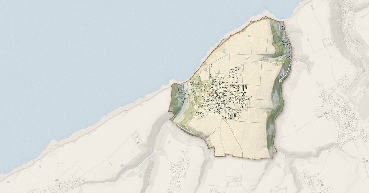 Portrait cartographique de Saint-Pierre-en-Port : relief, eau, forêts, bâti et voies, calculés à partir des données de l'IGN