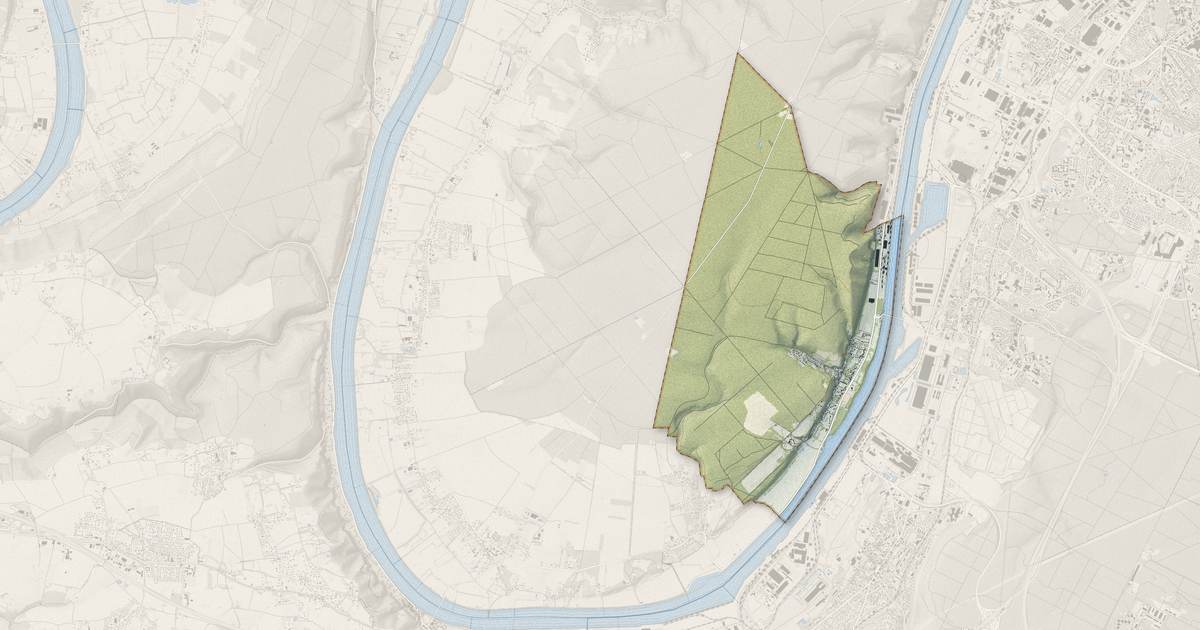 Portrait cartographique de Val-de-la-Haye : relief, eau, forêts, bâti et voies, calculés à partir des données de l'IGN