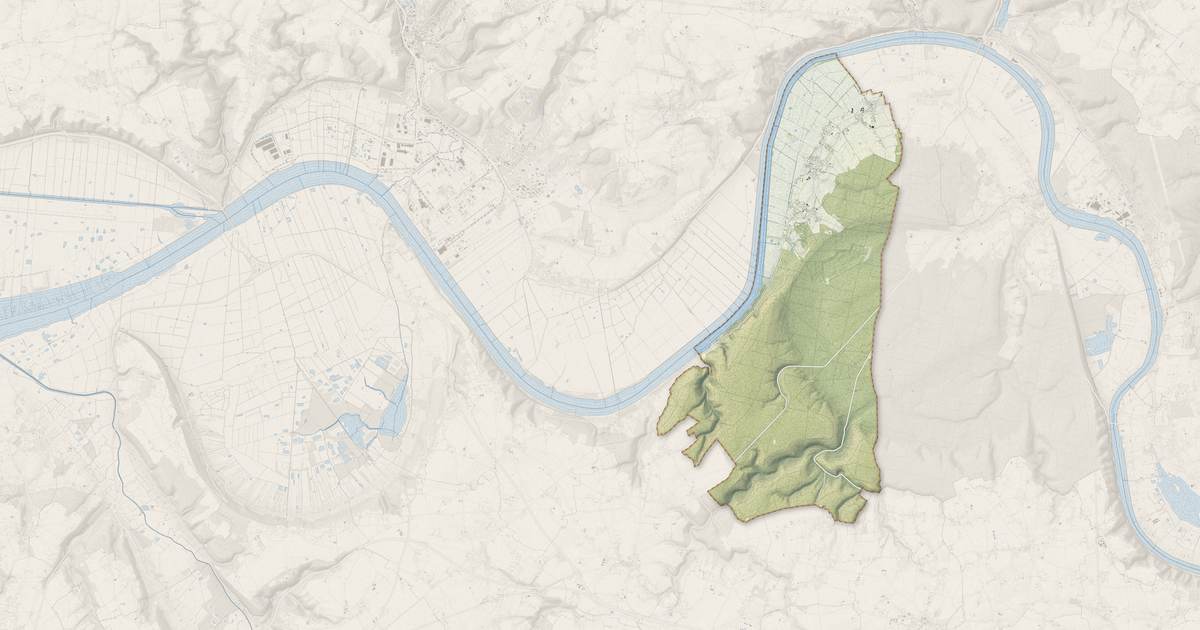 Portrait cartographique de Vatteville-la-Rue : relief, eau, forêts, bâti et voies, calculés à partir des données de l'IGN