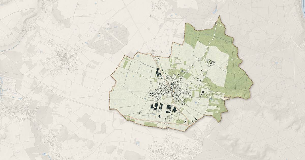 Portrait cartographique de Chailly-en-Bière : relief, eau, forêts, bâti et voies, calculés à partir des données de l'IGN