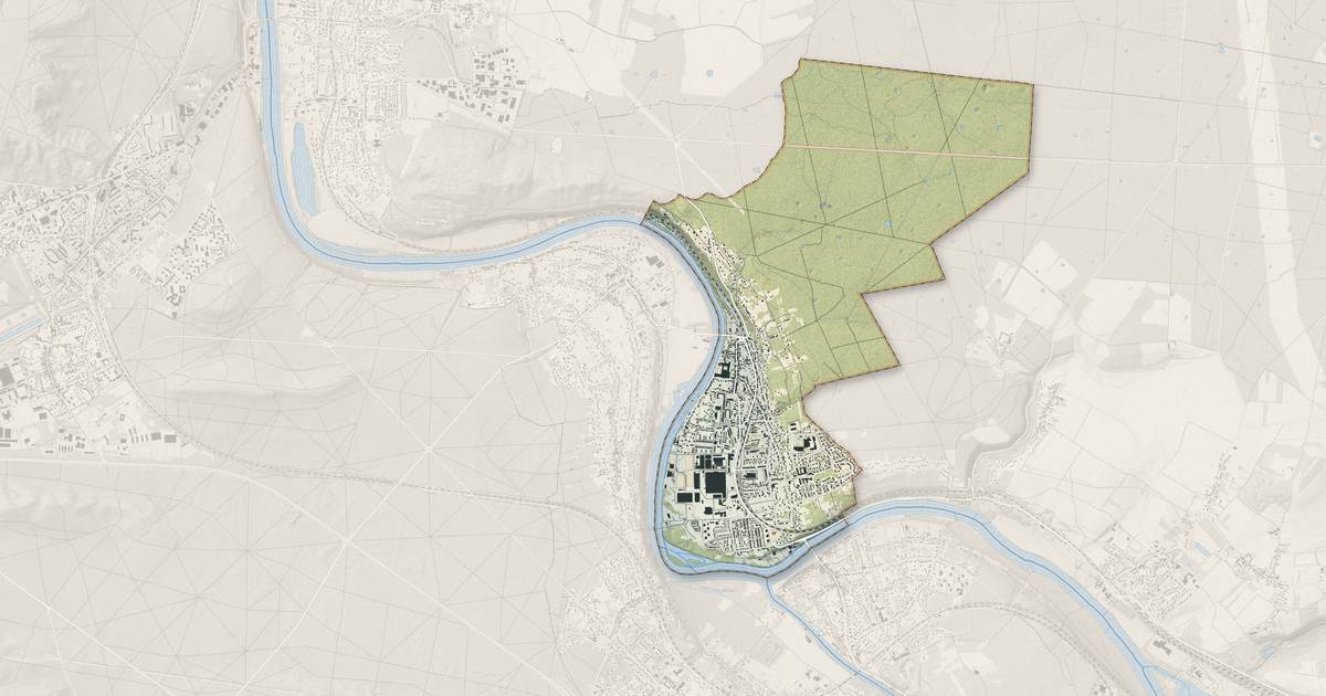 Portrait cartographique de Champagne-sur-Seine : relief, eau, forêts, bâti et voies, calculés à partir des données de l'IGN