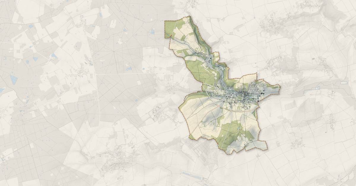 Portrait cartographique de Donnemarie-Dontilly : relief, eau, forêts, bâti et voies, calculés à partir des données de l'IGN