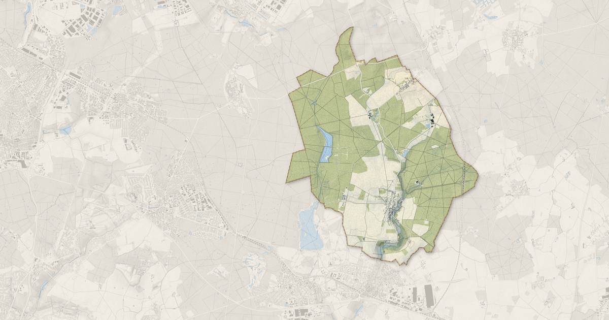 Portrait cartographique de Favières : relief, eau, forêts, bâti et voies, calculés à partir des données de l'IGN