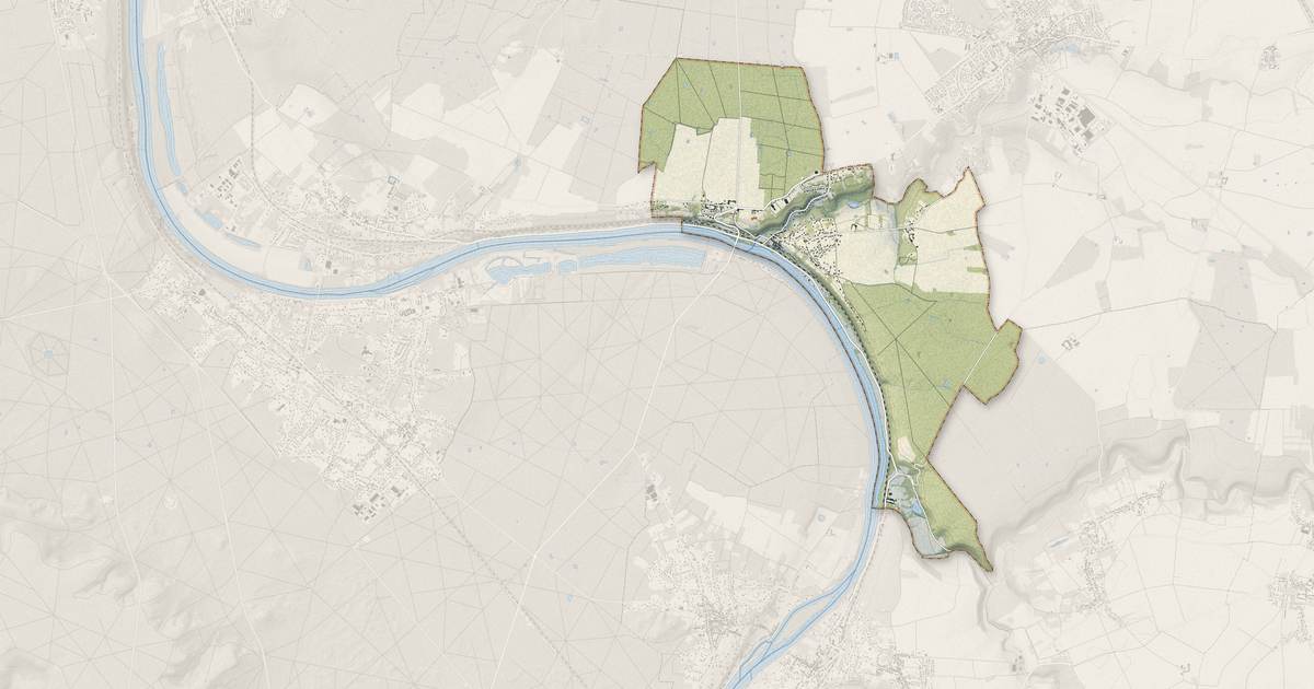 Portrait cartographique de Fontaine-le-Port : relief, eau, forêts, bâti et voies, calculés à partir des données de l'IGN