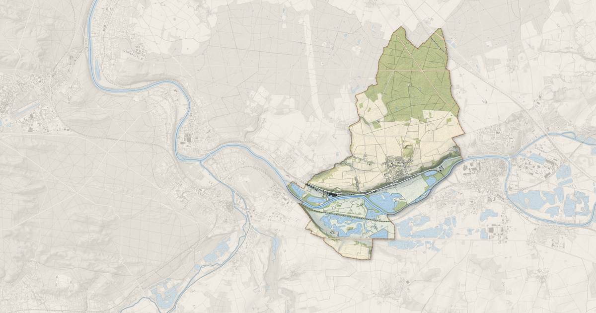 Portrait cartographique de La Grande-Paroisse : relief, eau, forêts, bâti et voies, calculés à partir des données de l'IGN