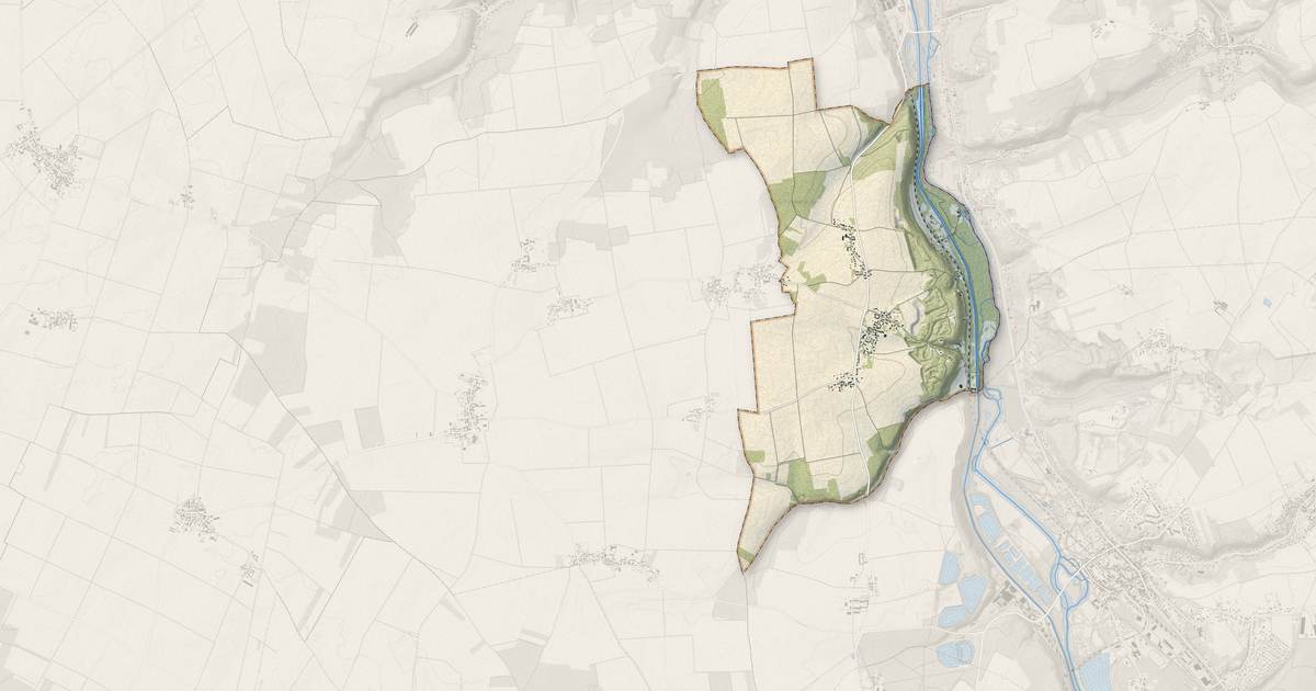 Portrait cartographique de La Madeleine-sur-Loing : relief, eau, forêts, bâti et voies, calculés à partir des données de l'IGN
