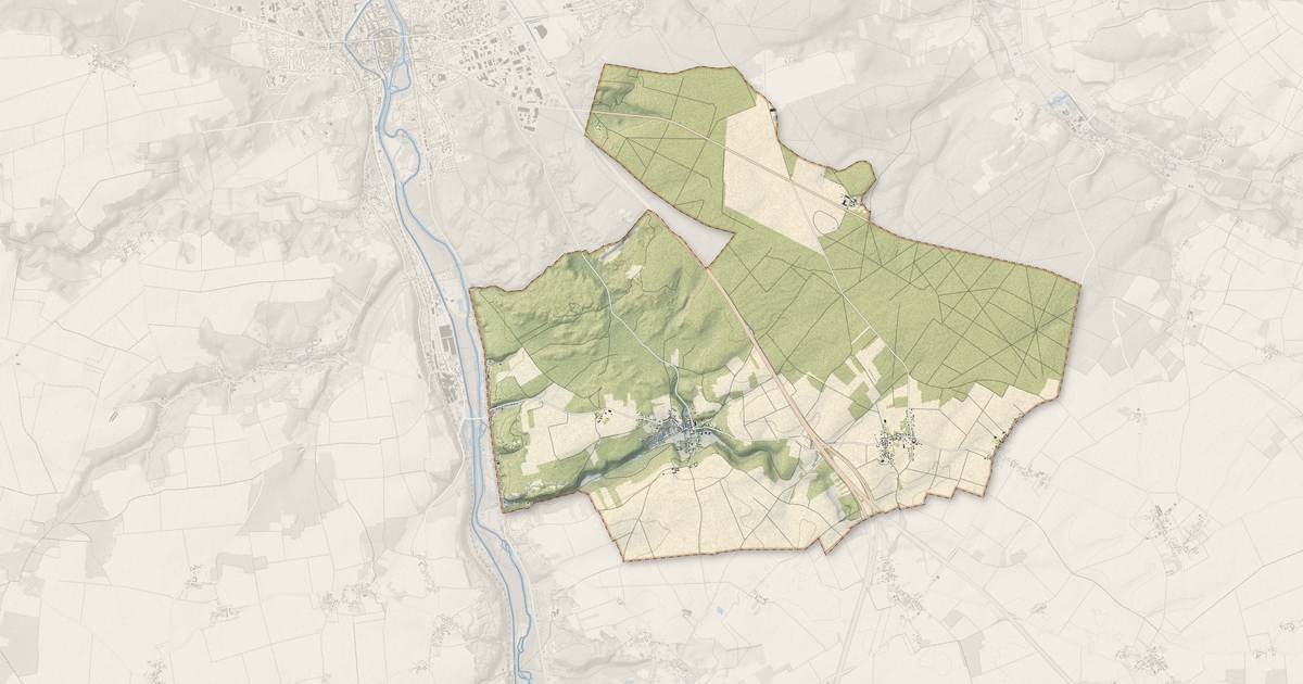Portrait cartographique de Poligny : relief, eau, forêts, bâti et voies, calculés à partir des données de l'IGN