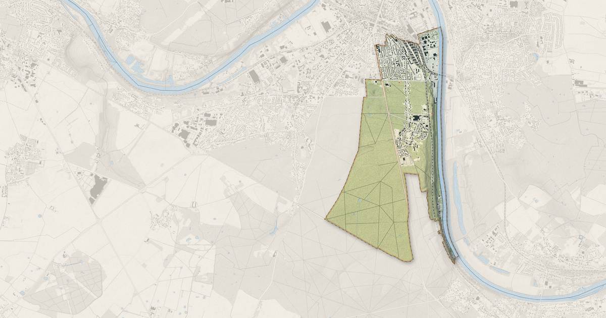 Portrait cartographique de La Rochette : relief, eau, forêts, bâti et voies, calculés à partir des données de l'IGN