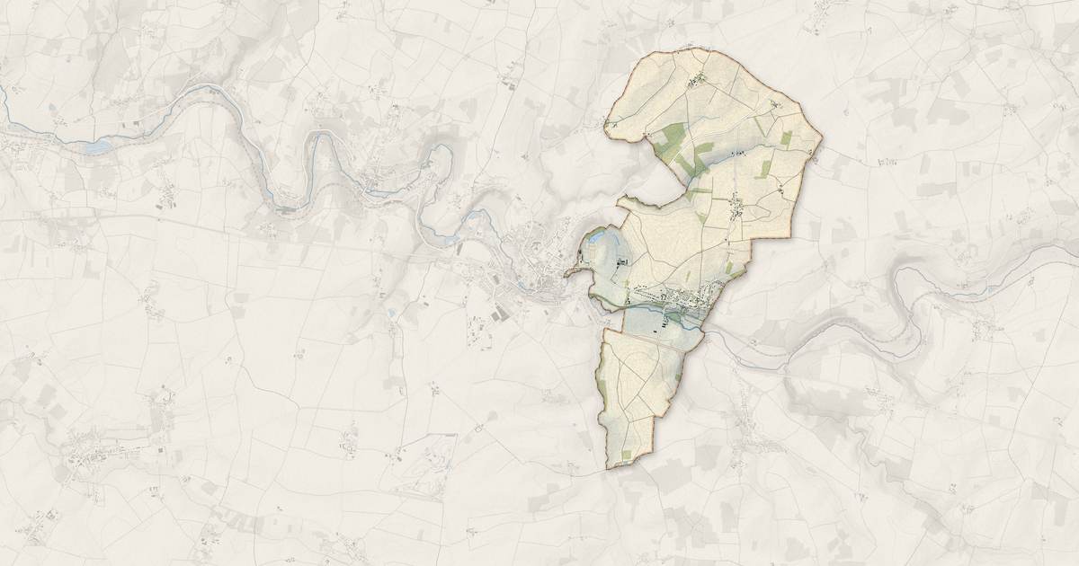 Portrait cartographique de Saint-Martin-des-Champs : relief, eau, forêts, bâti et voies, calculés à partir des données de l'IGN