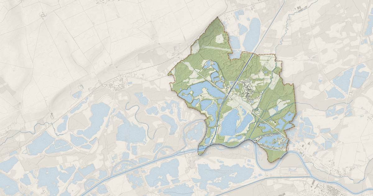 Portrait cartographique de Saint-Sauveur-lès-Bray : relief, eau, forêts, bâti et voies, calculés à partir des données de l'IGN